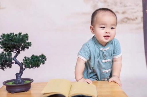 广安宝宝爱吐奶是什么原因